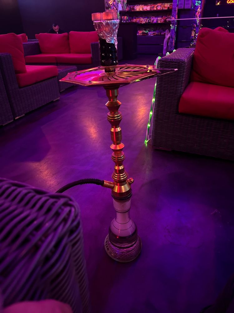 Hookah Lounges Then and Now: How Modern Lounges Have Transformed the Social Experience